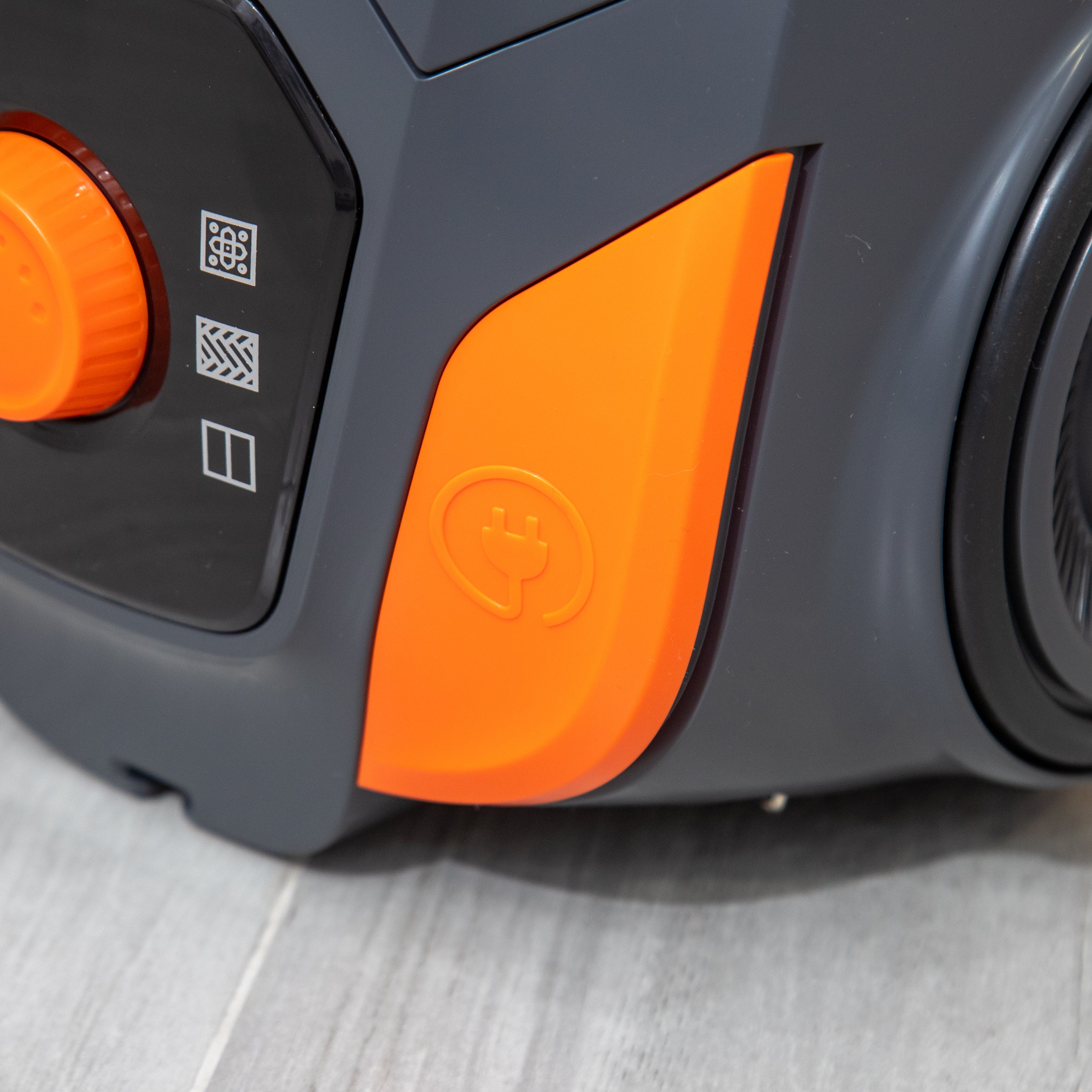 Aspirateur KOZANO 1600W – Réservoir 3L – Puissance & Capacité